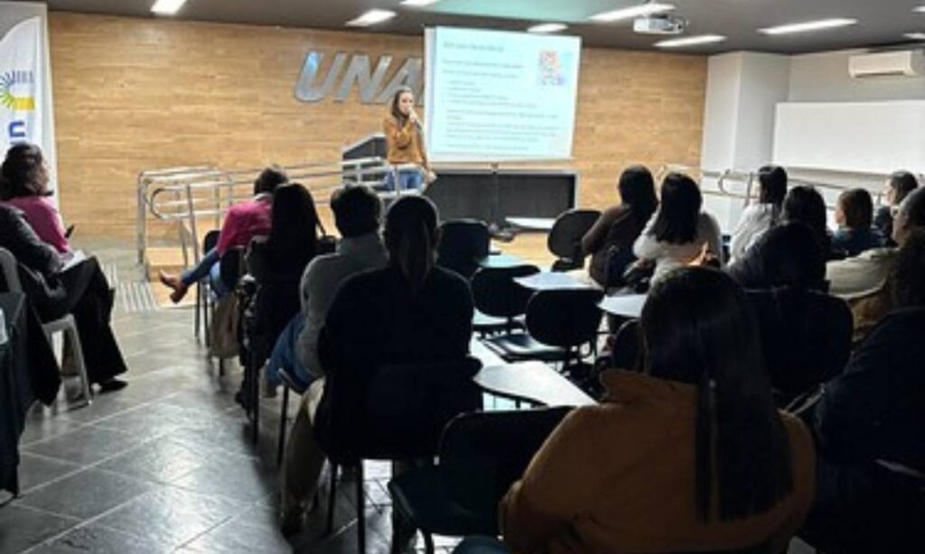 Guarujá capacita profissionais da Educação sobre neurodesenvolvimento infantil